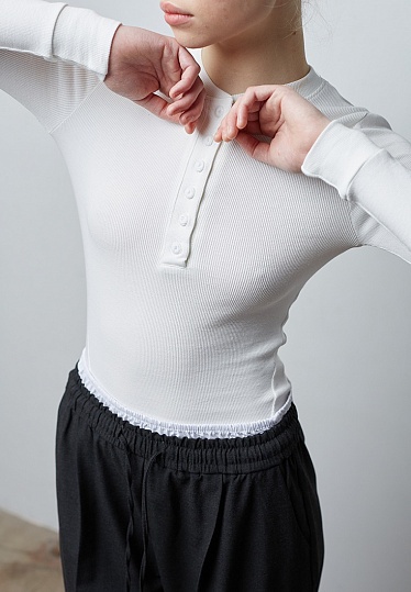 Week women's white fastened longsleeve 241-22-16011, фото 1 