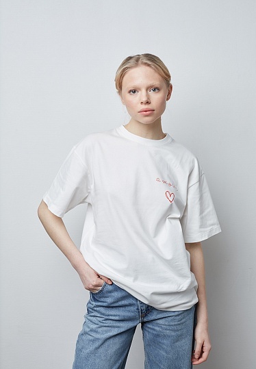 Week women's milky oversized T-shirt in print 241-08-019, фото 1 
