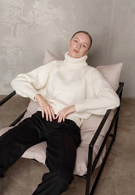 High-collar sweater in milky color 254-22-201, фото 1 